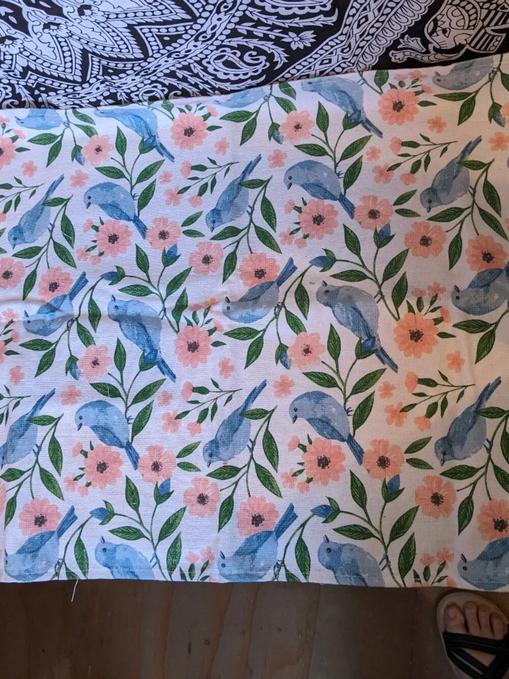 Market Finds Birds & Flowers Tea Towel NWOT